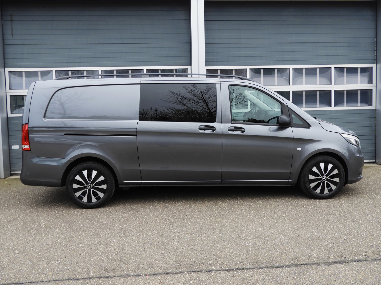 Mercedes-Benz Mercedes-Benz