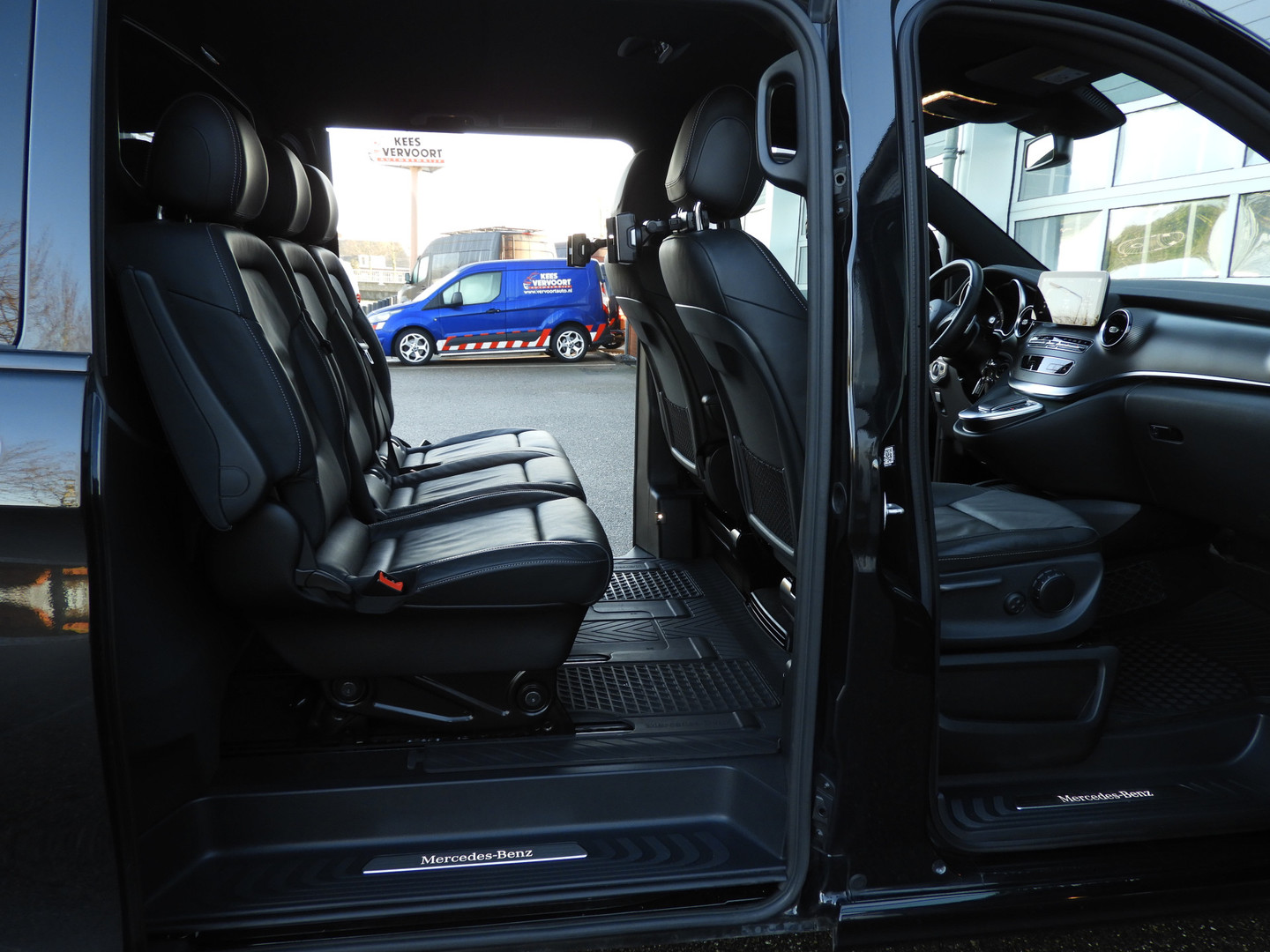 Mercedes-Benz Mercedes-Benz