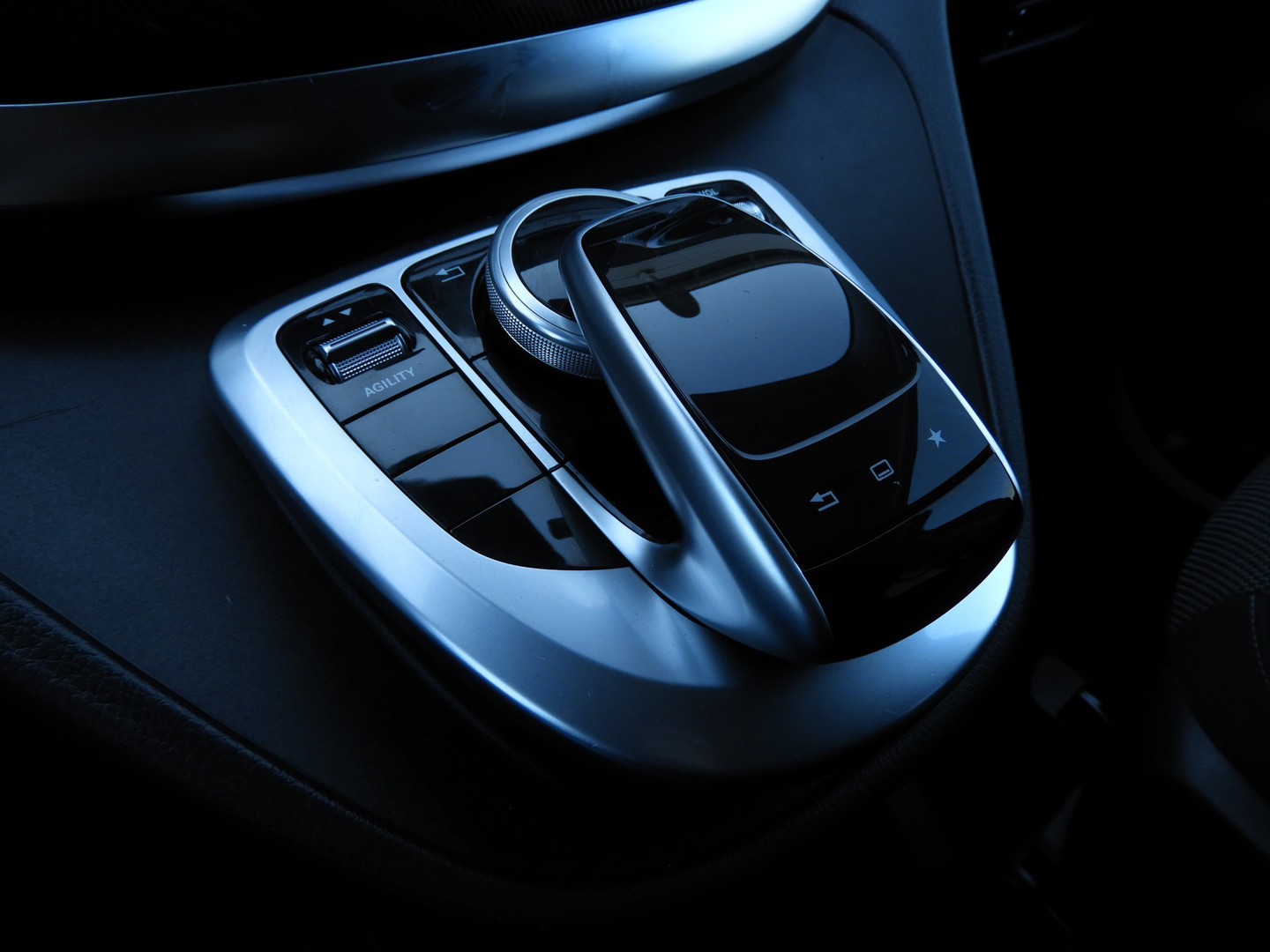 Mercedes-Benz Mercedes-Benz