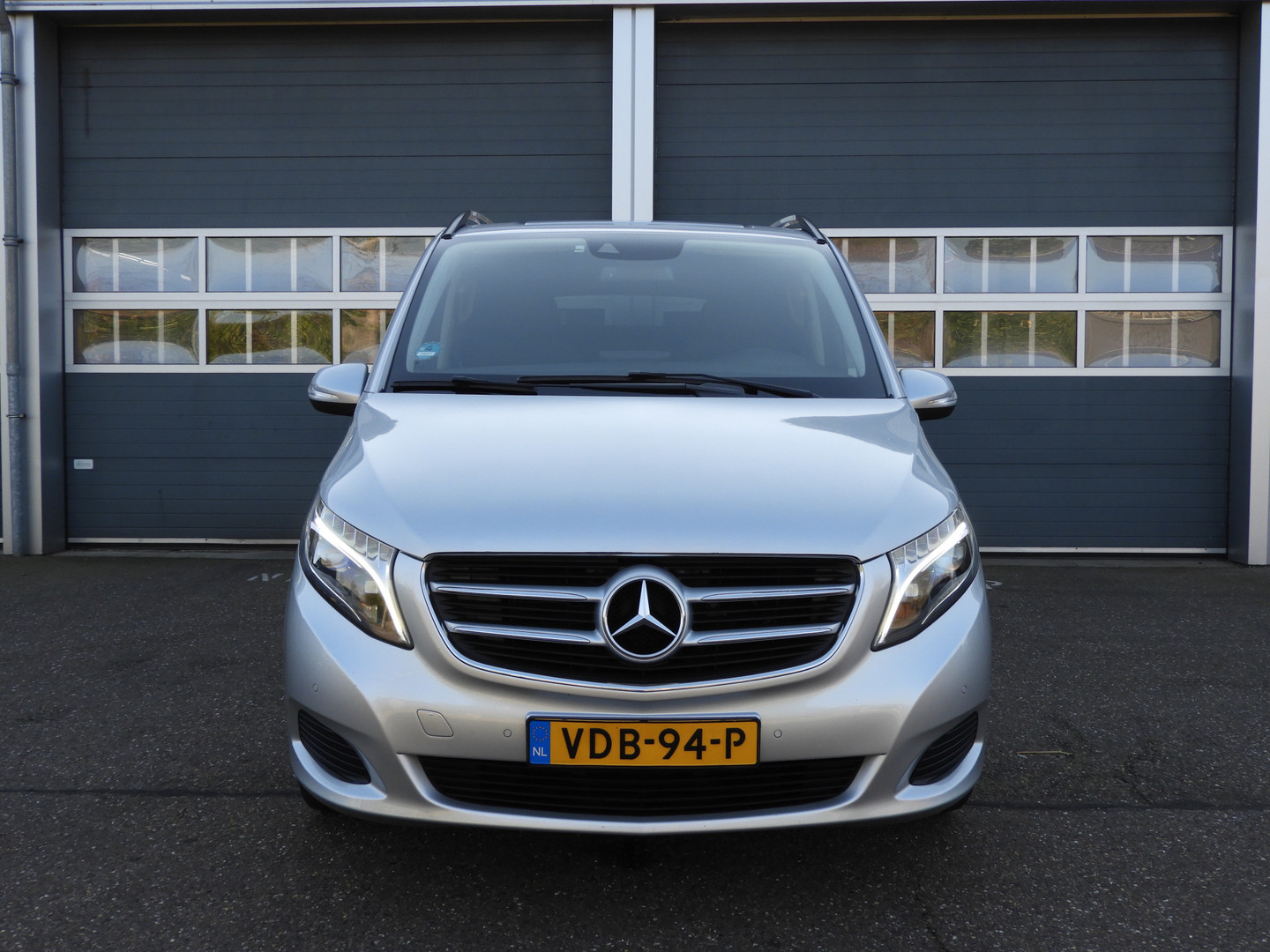 Mercedes-Benz Mercedes-Benz