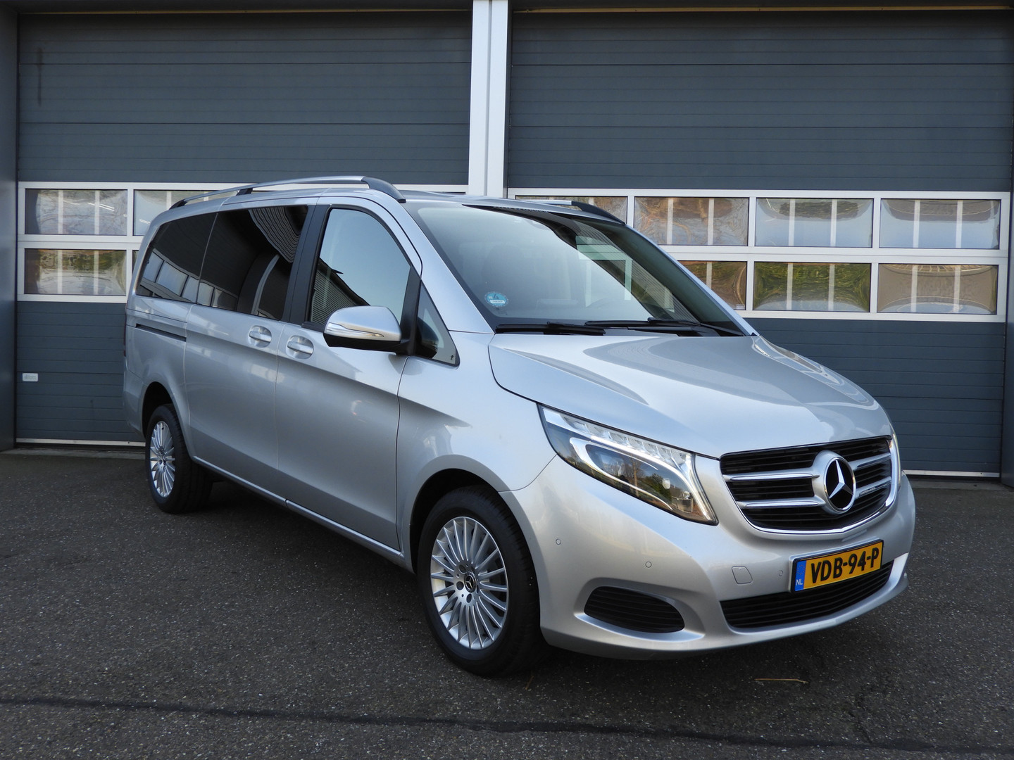 Mercedes-Benz Mercedes-Benz