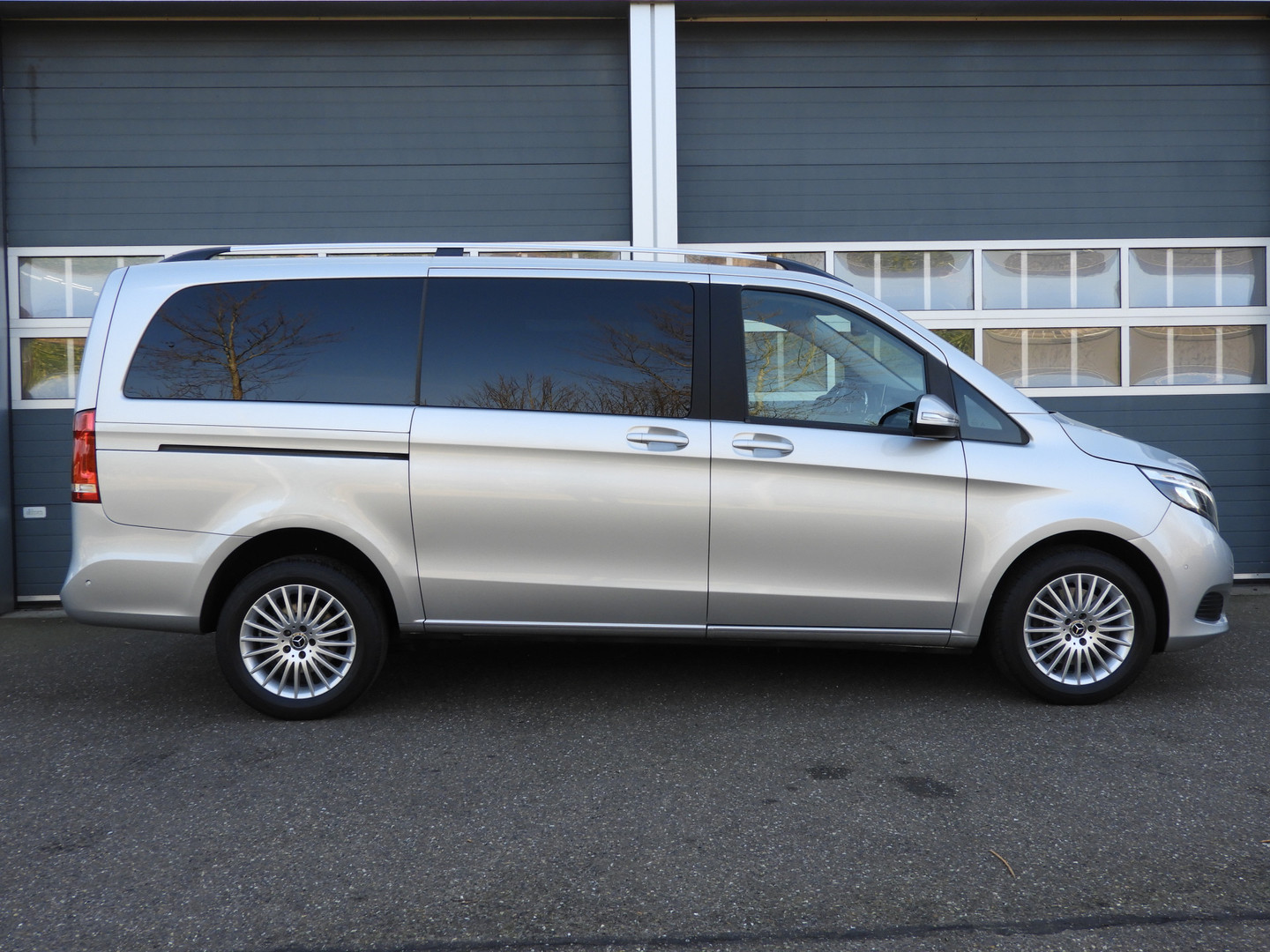 Mercedes-Benz Mercedes-Benz