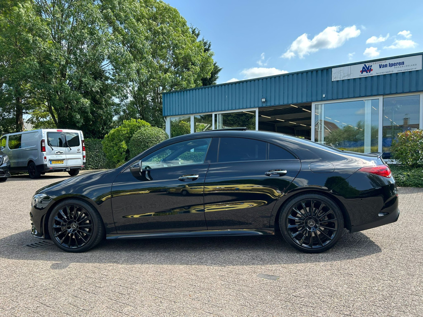 Mercedes-Benz Mercedes-Benz