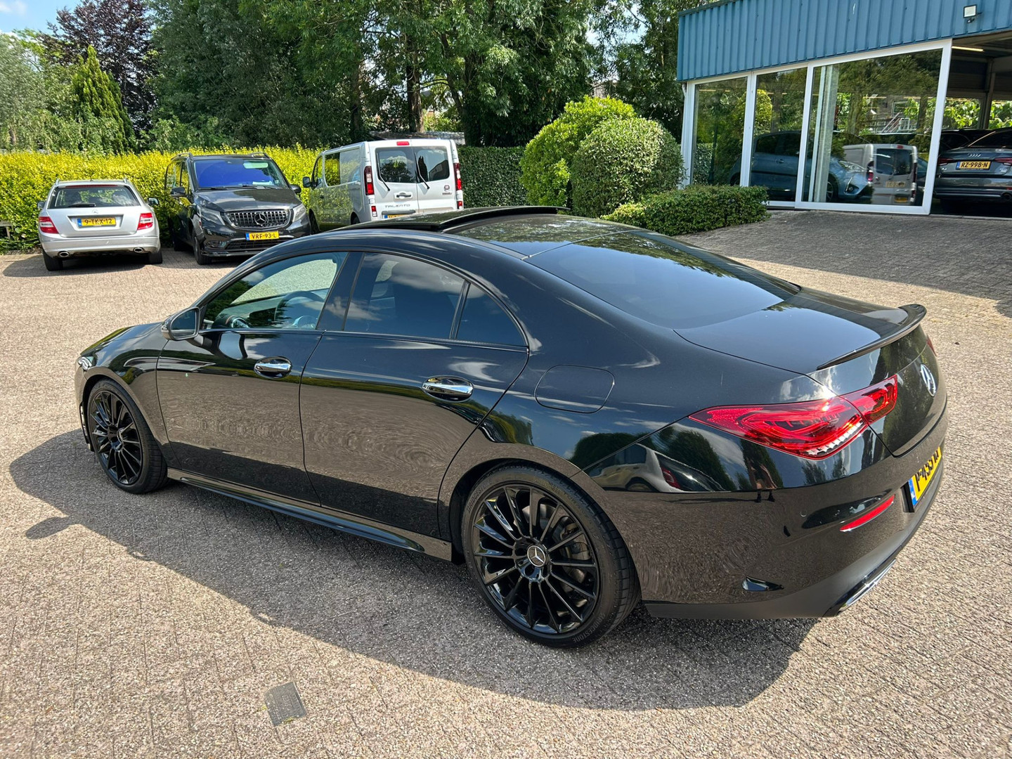 Mercedes-Benz Mercedes-Benz