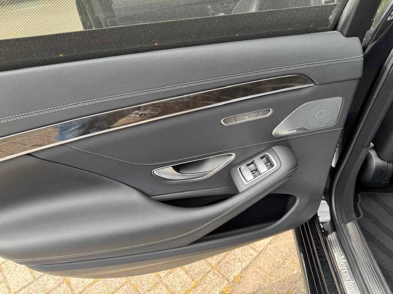 Mercedes-Benz Mercedes-Benz