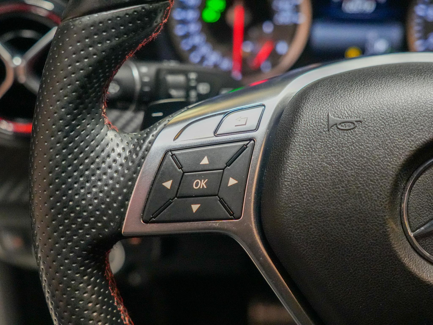 Mercedes-Benz Mercedes-Benz