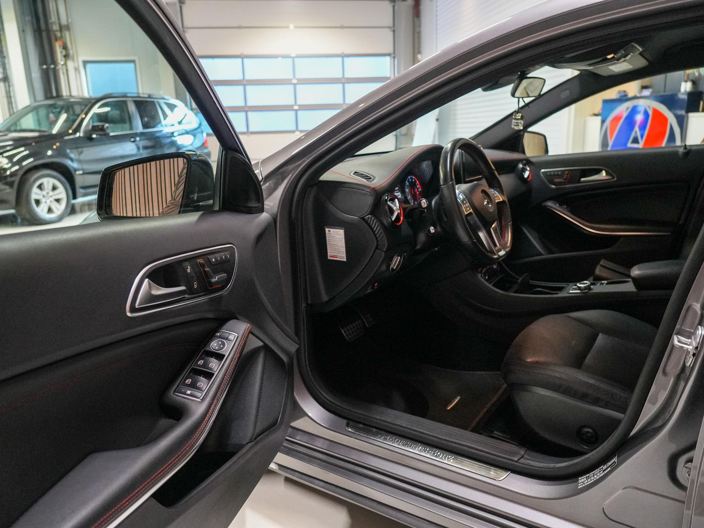 Mercedes-Benz Mercedes-Benz