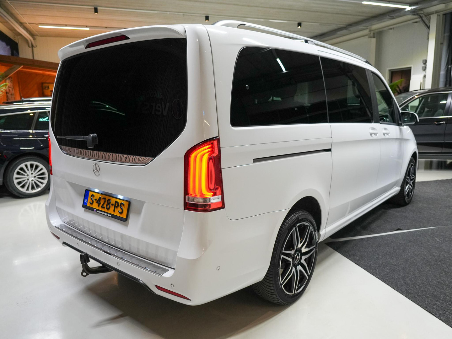 Mercedes-Benz Mercedes-Benz