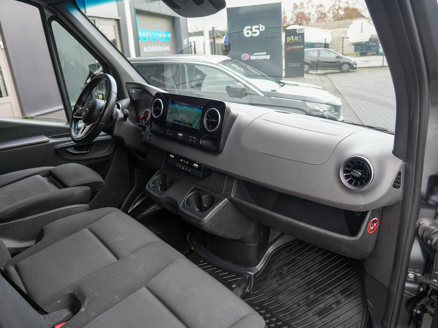 Mercedes-Benz Mercedes-Benz