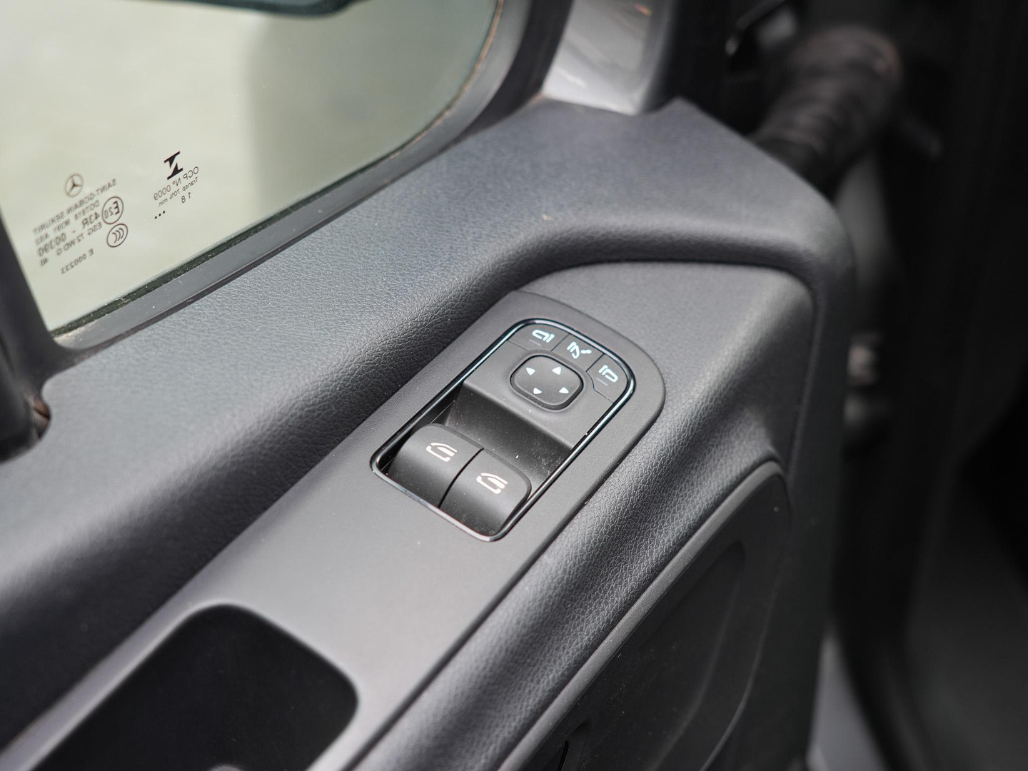 Mercedes-Benz Mercedes-Benz