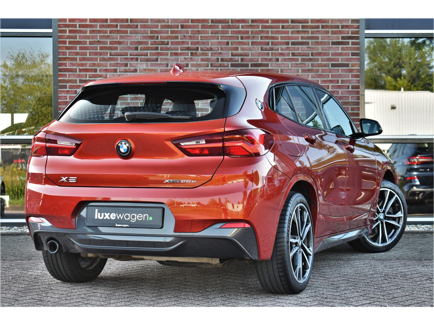 BMW BMW