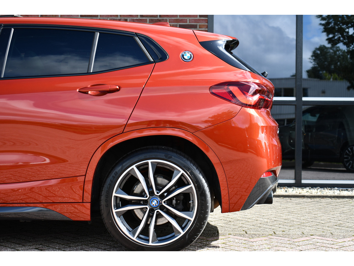 BMW BMW