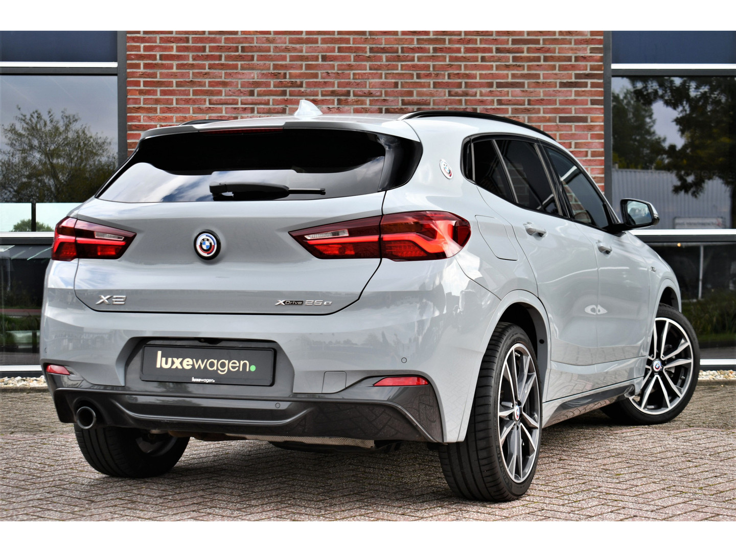 BMW BMW