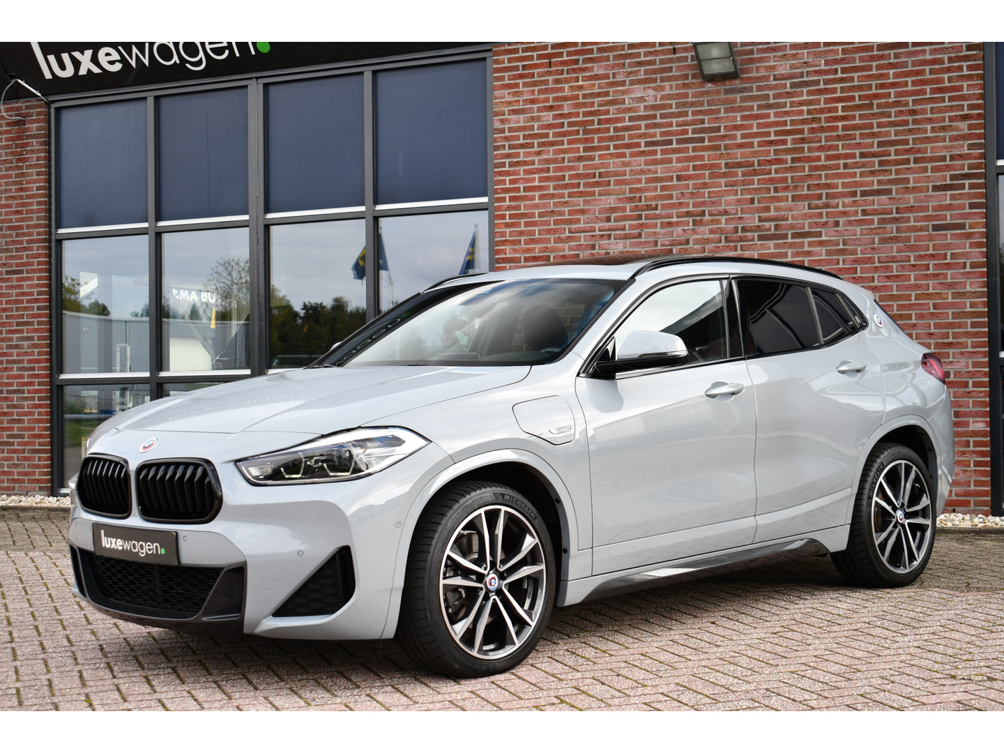 BMW BMW