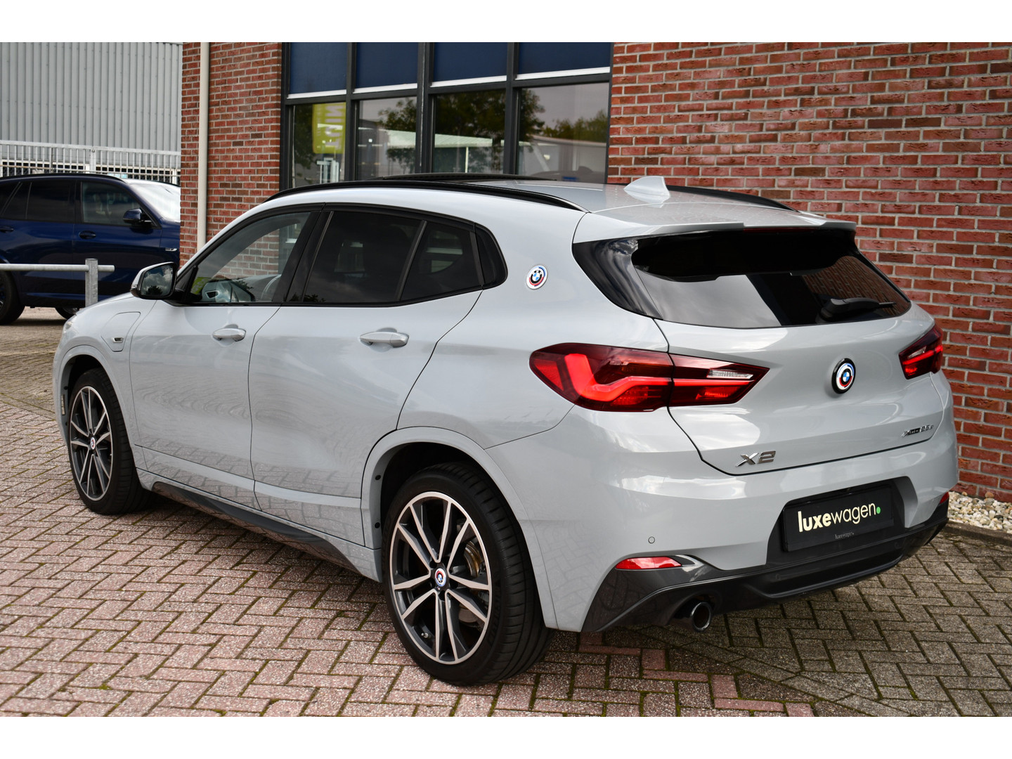 BMW BMW