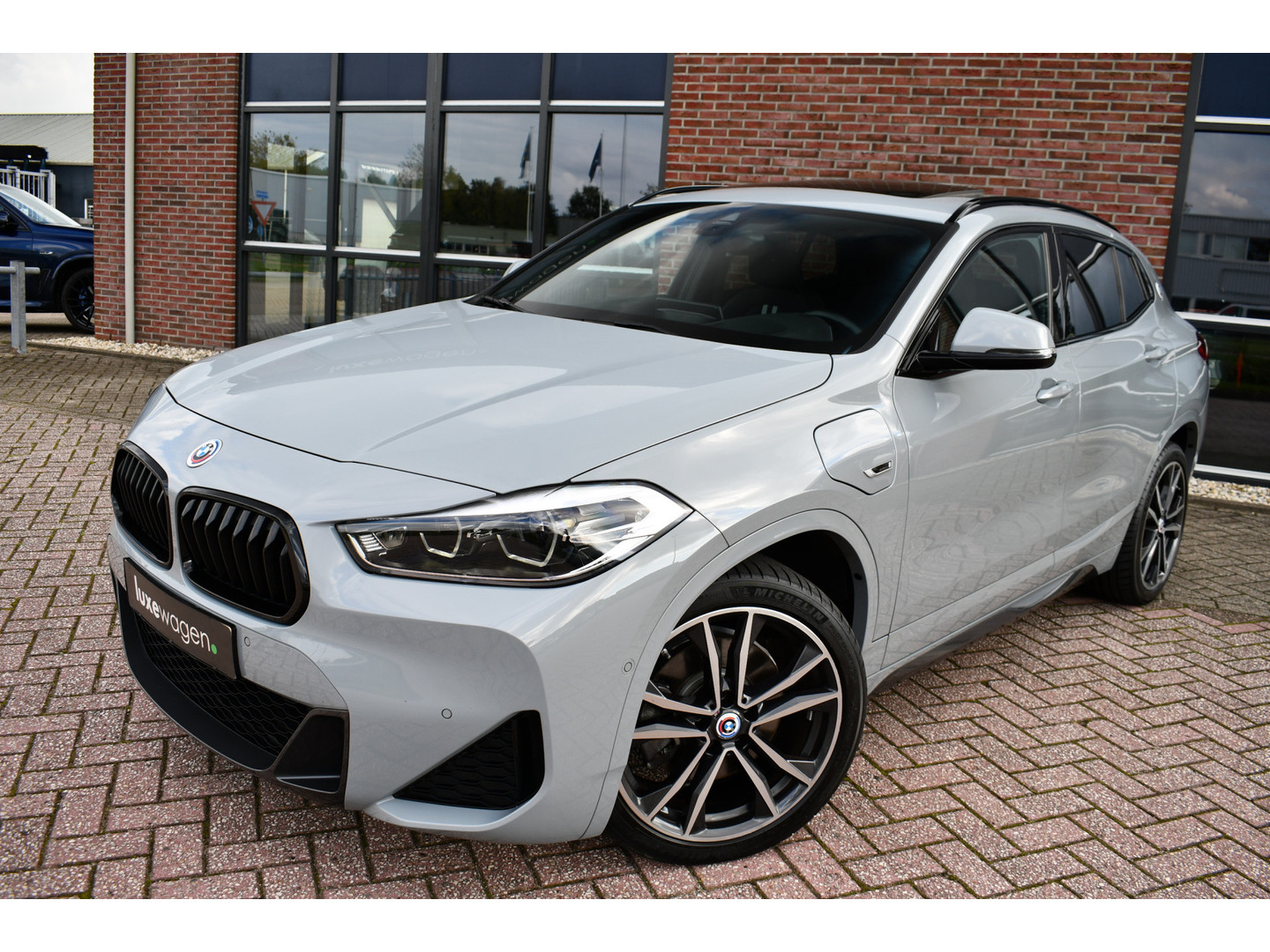 BMW BMW