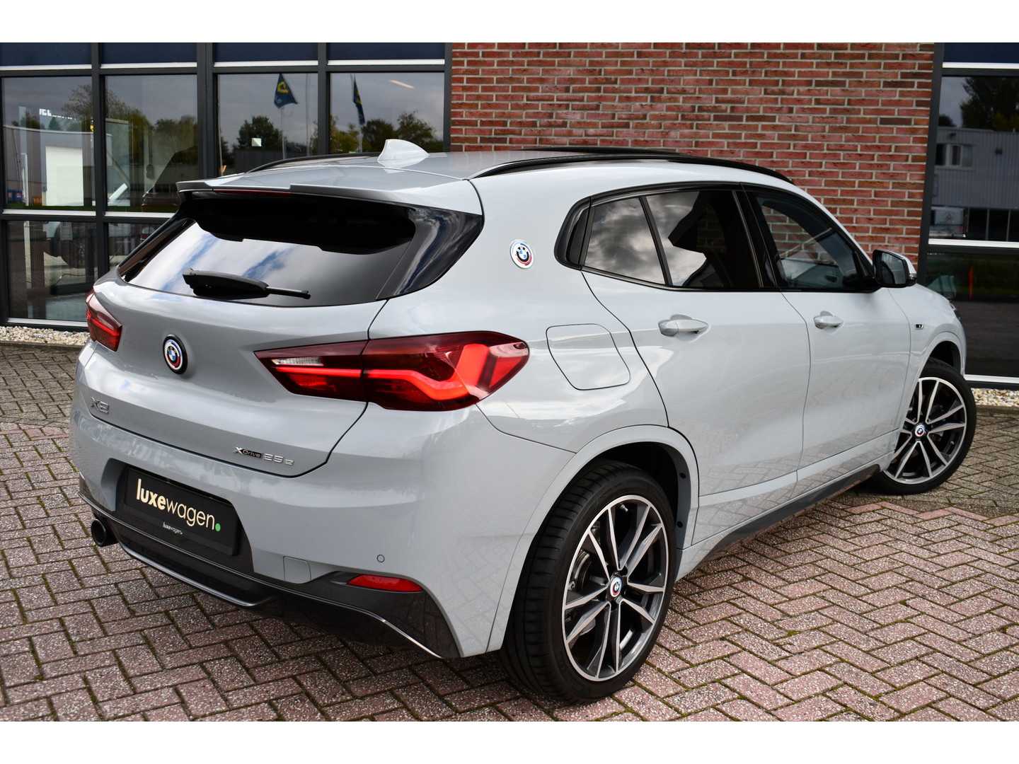 BMW BMW