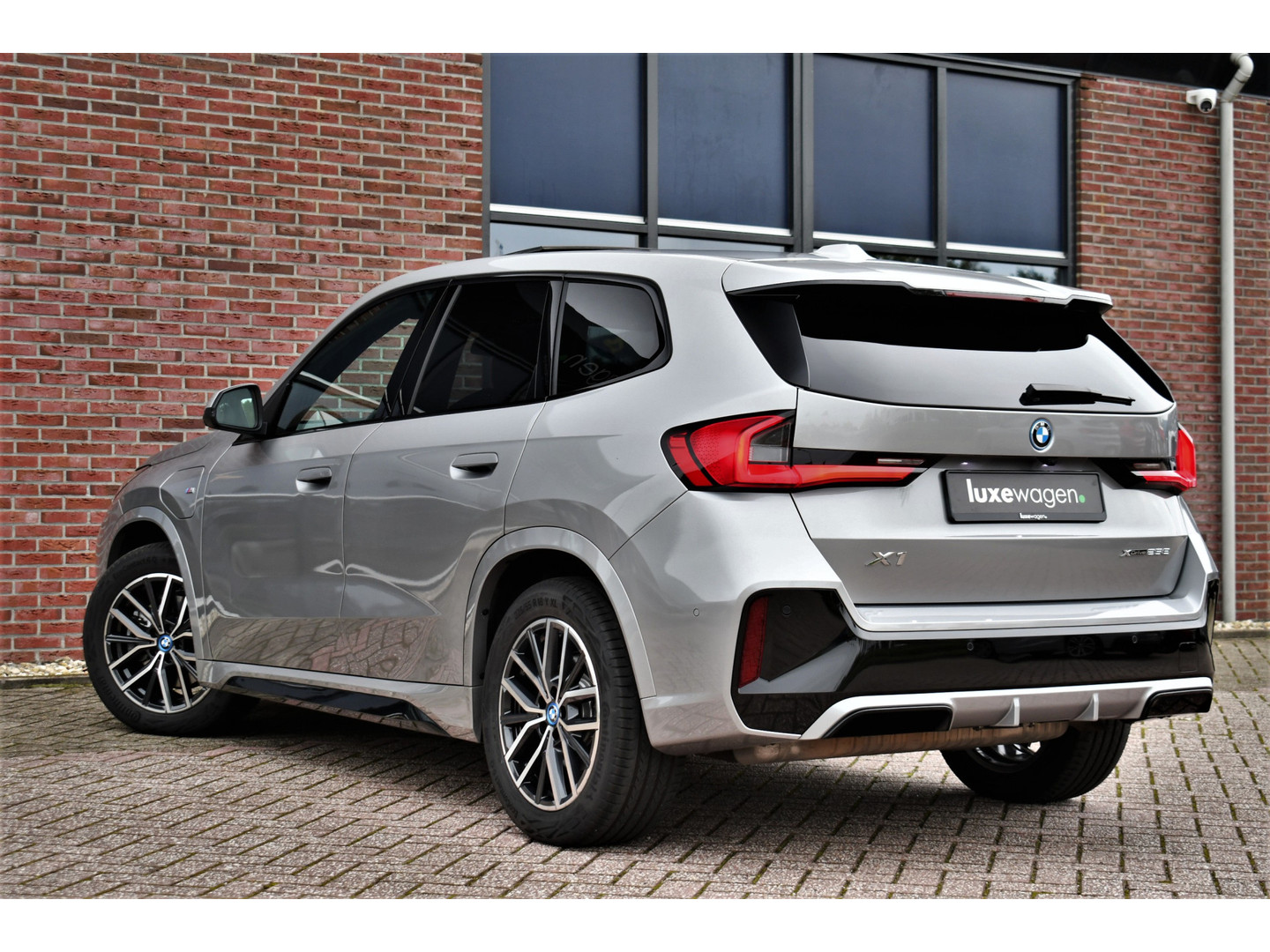 BMW BMW