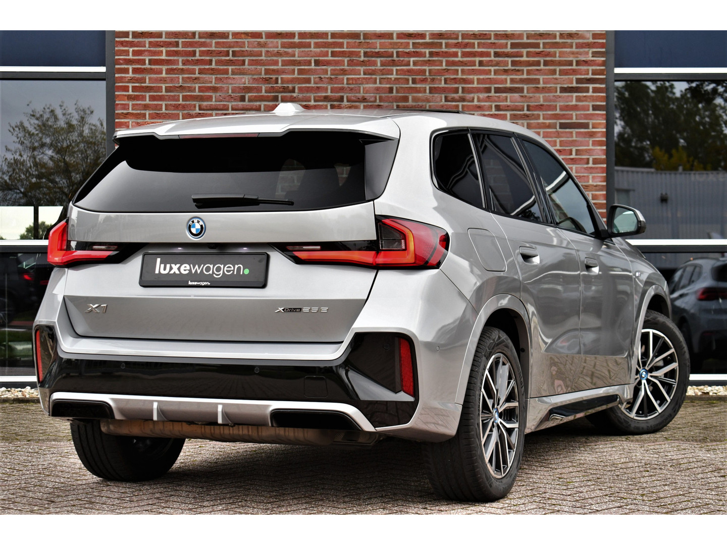 BMW BMW