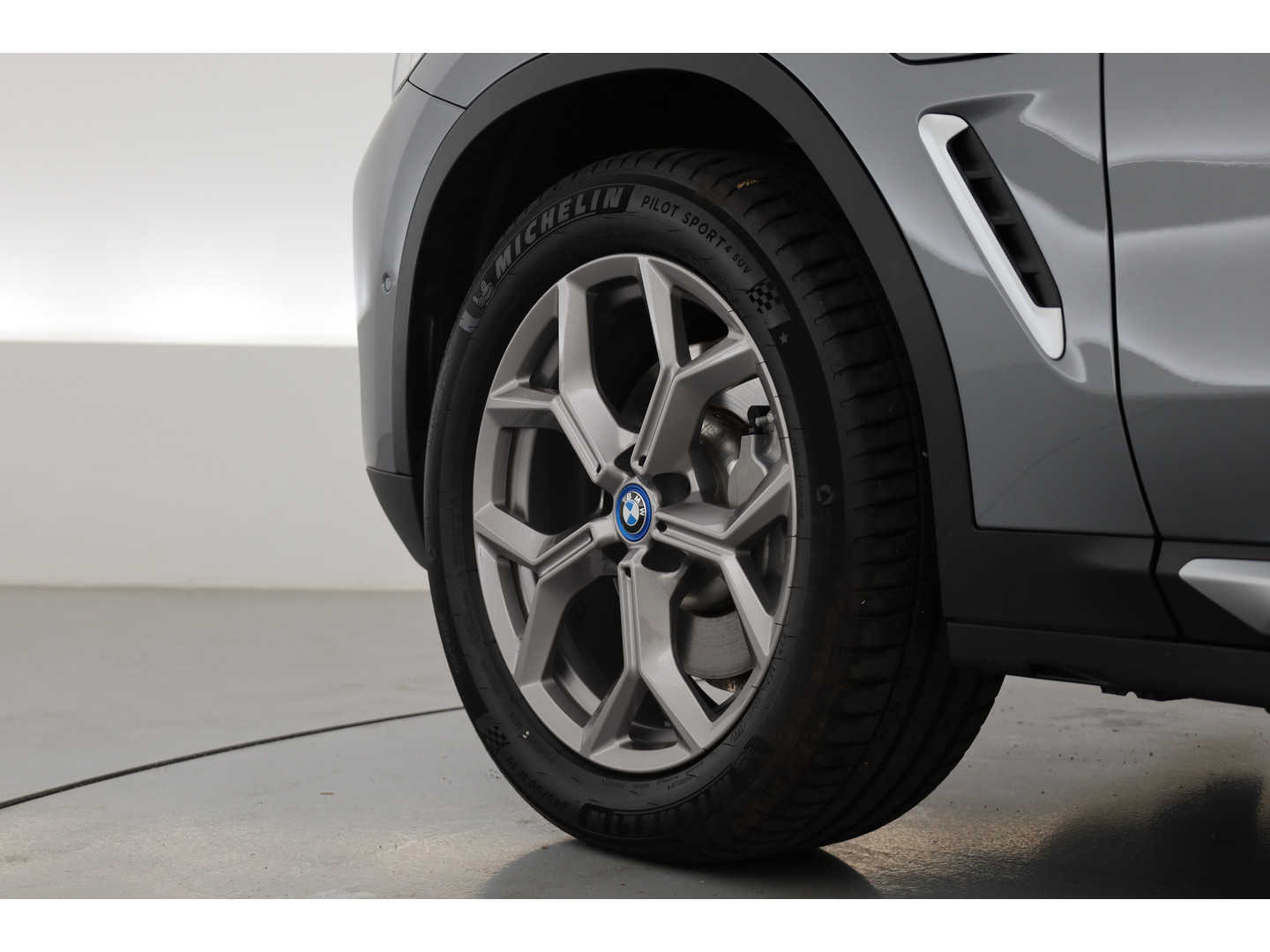 BMW BMW