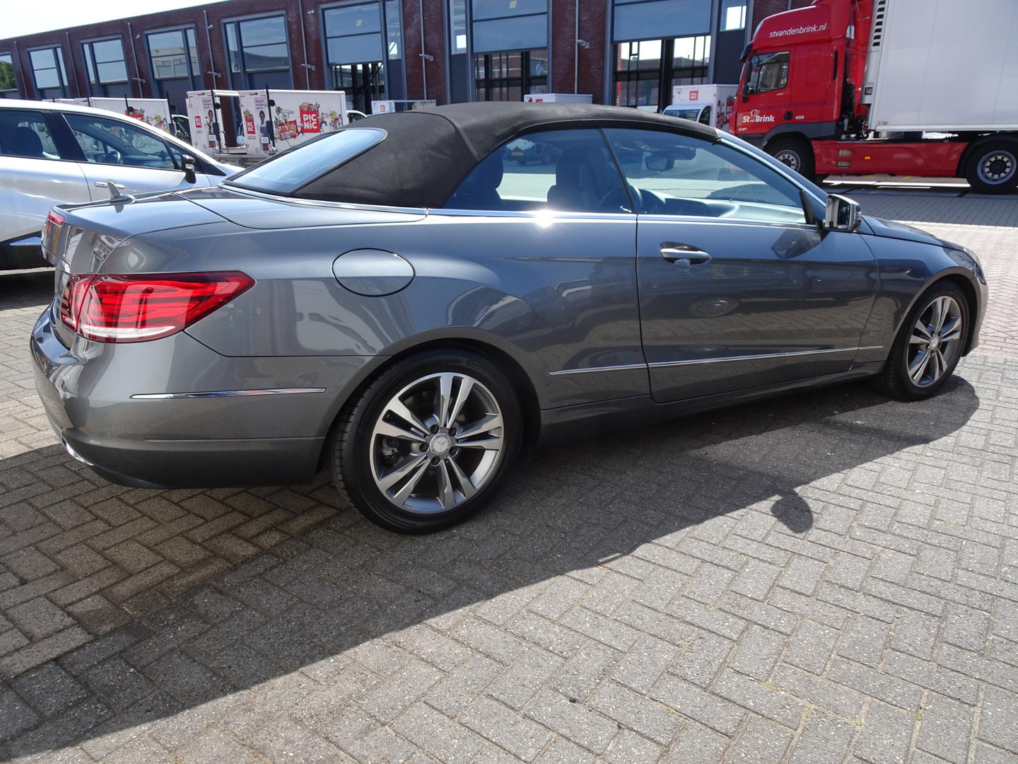 Mercedes-Benz Mercedes-Benz