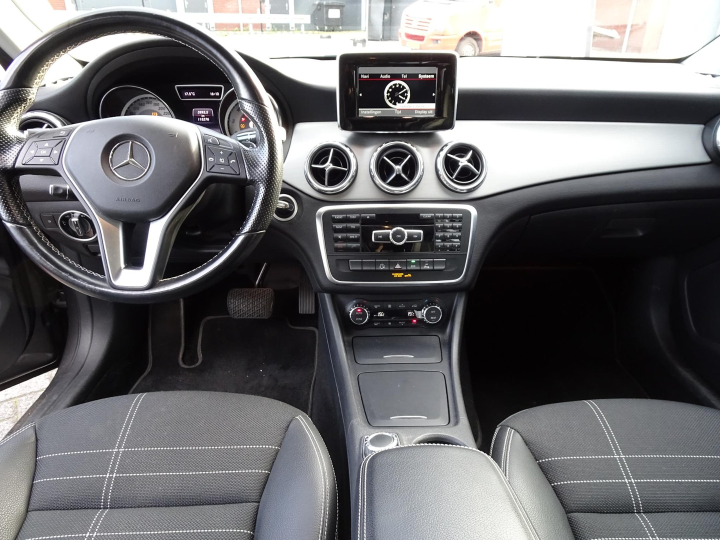 Mercedes-Benz Mercedes-Benz