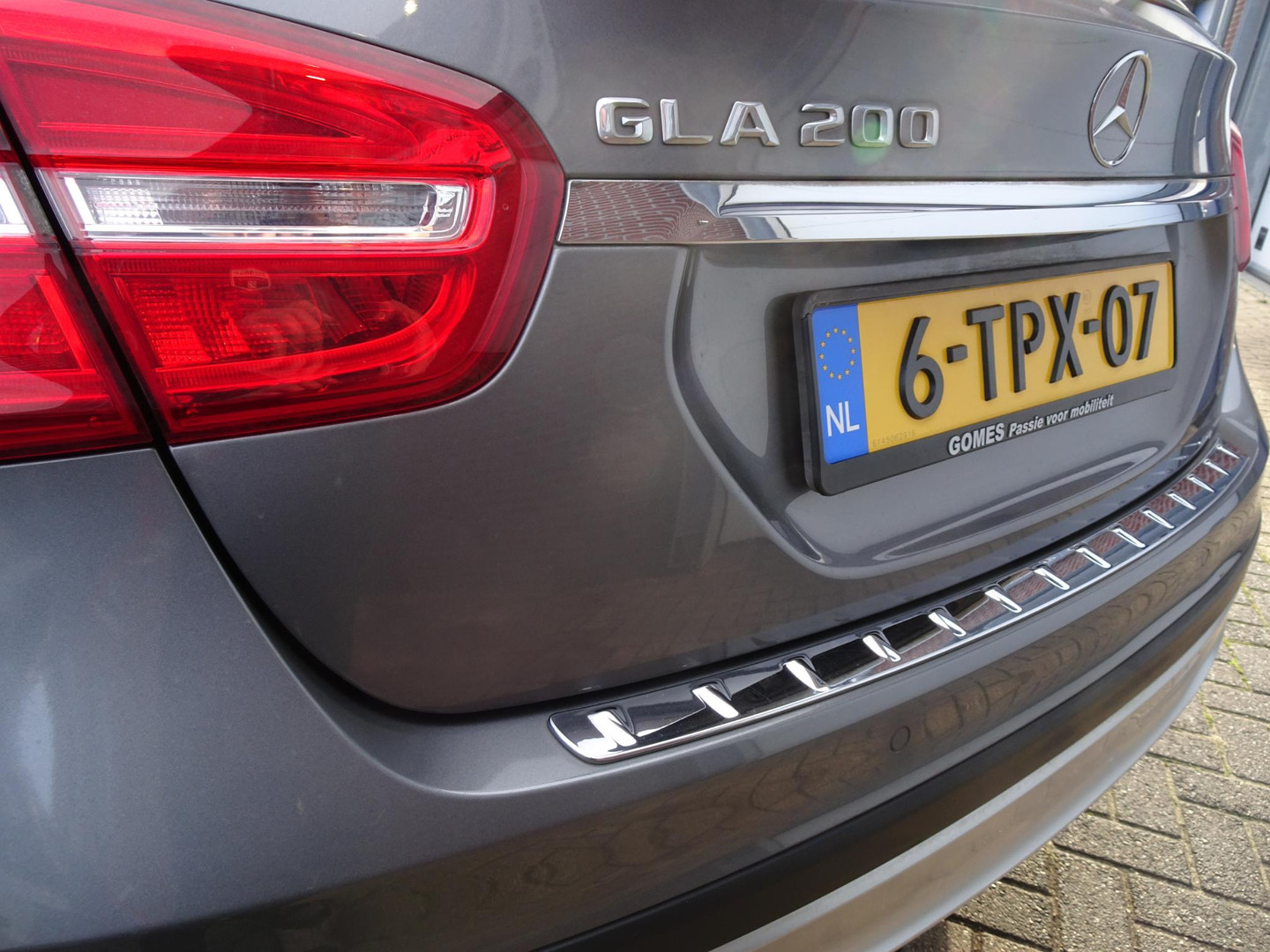 Mercedes-Benz Mercedes-Benz