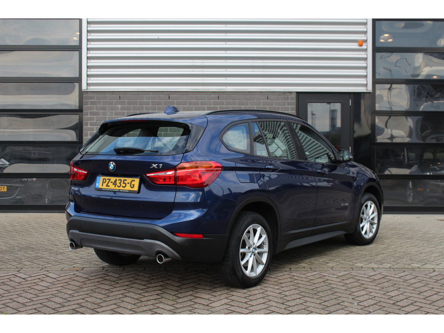 BMW BMW