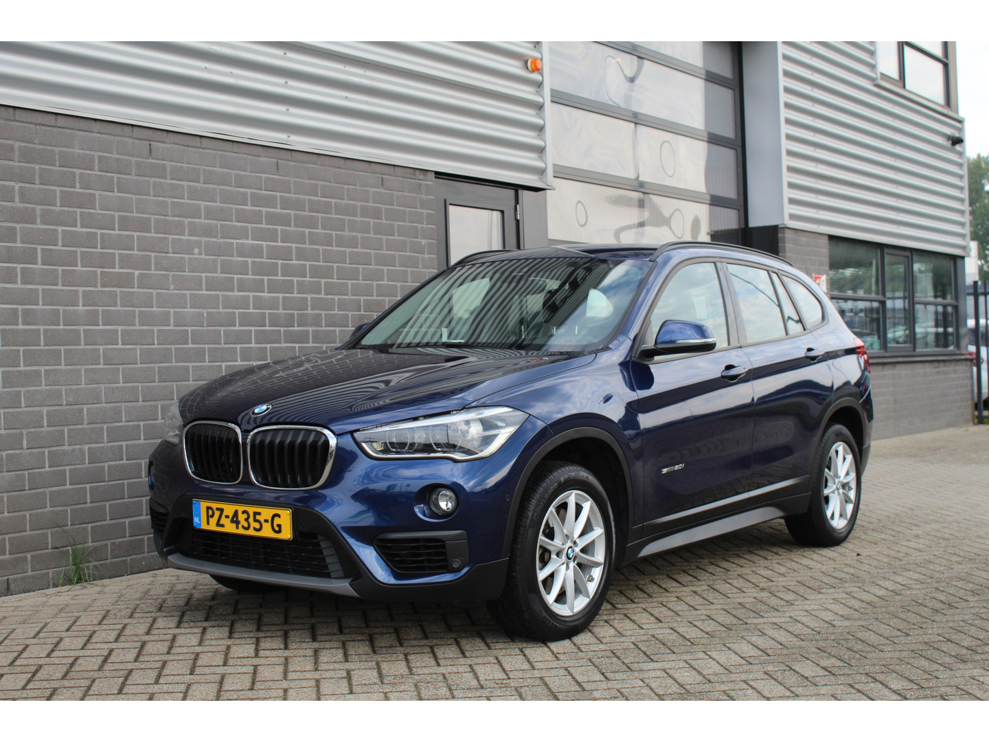 BMW BMW