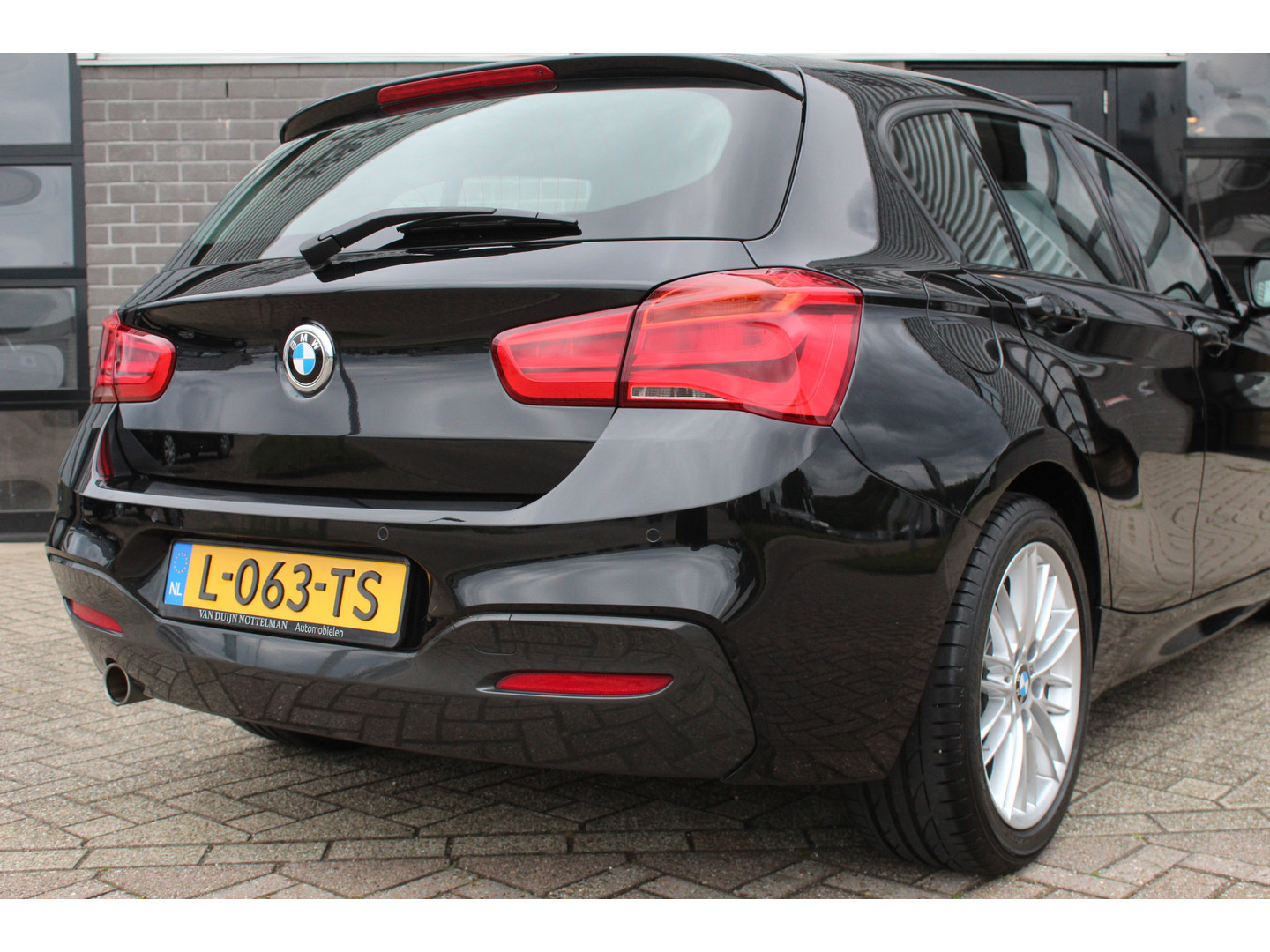 BMW BMW