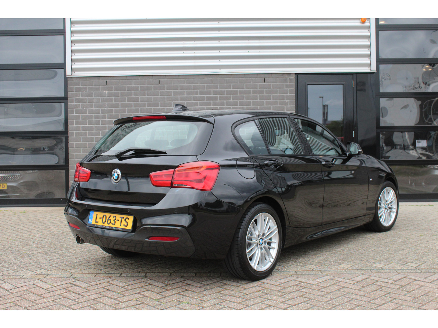 BMW BMW