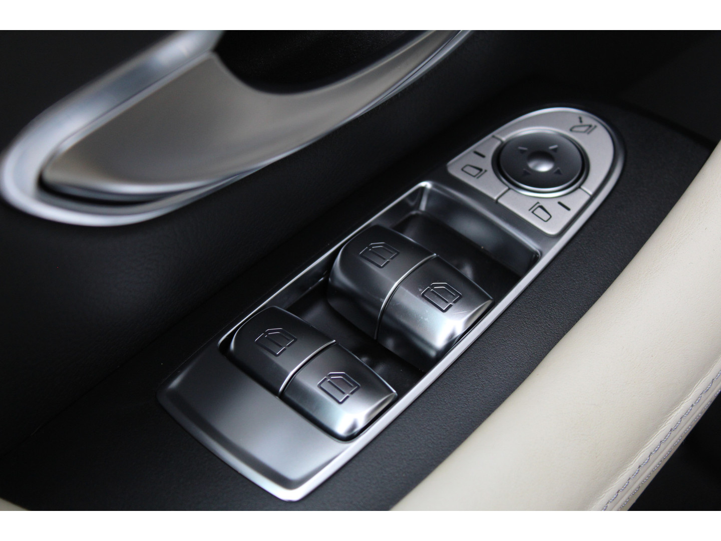 Mercedes-Benz Mercedes-Benz