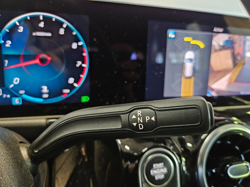 Mercedes-Benz Mercedes-Benz