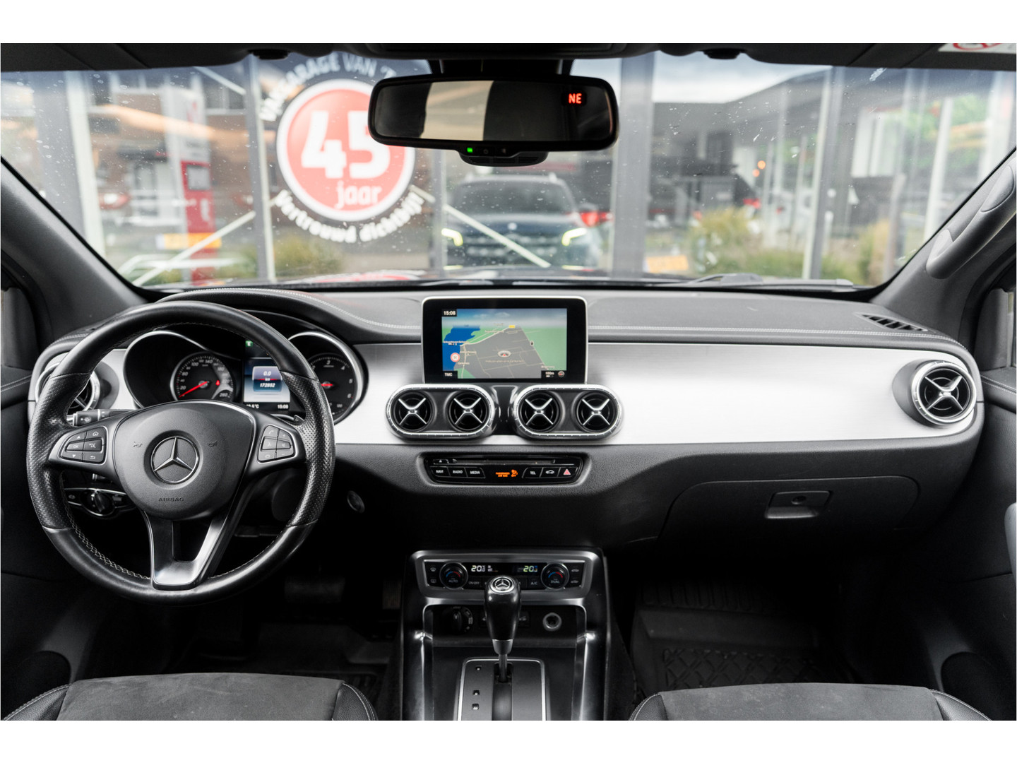 Mercedes-Benz Mercedes-Benz