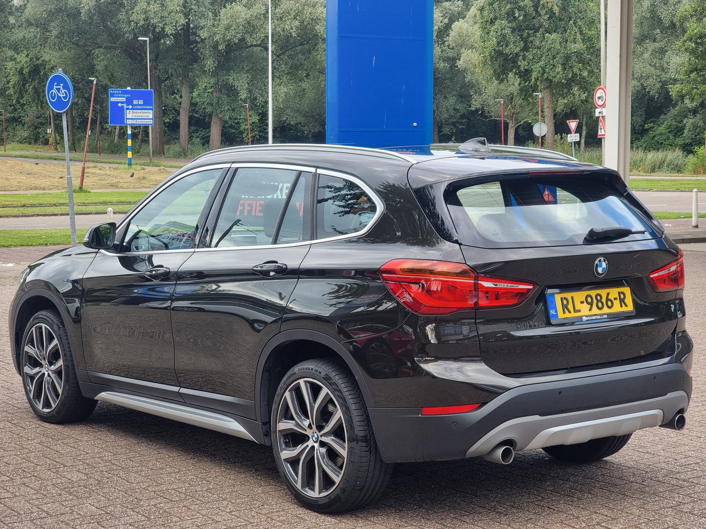 BMW
