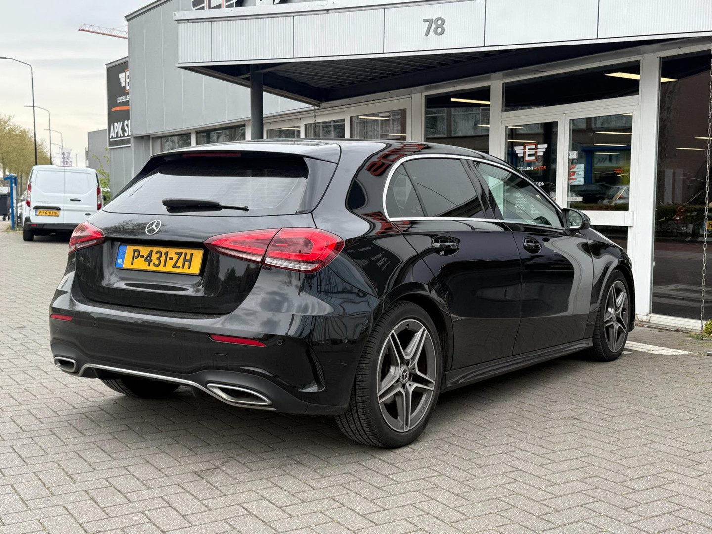 Mercedes-Benz Mercedes-Benz