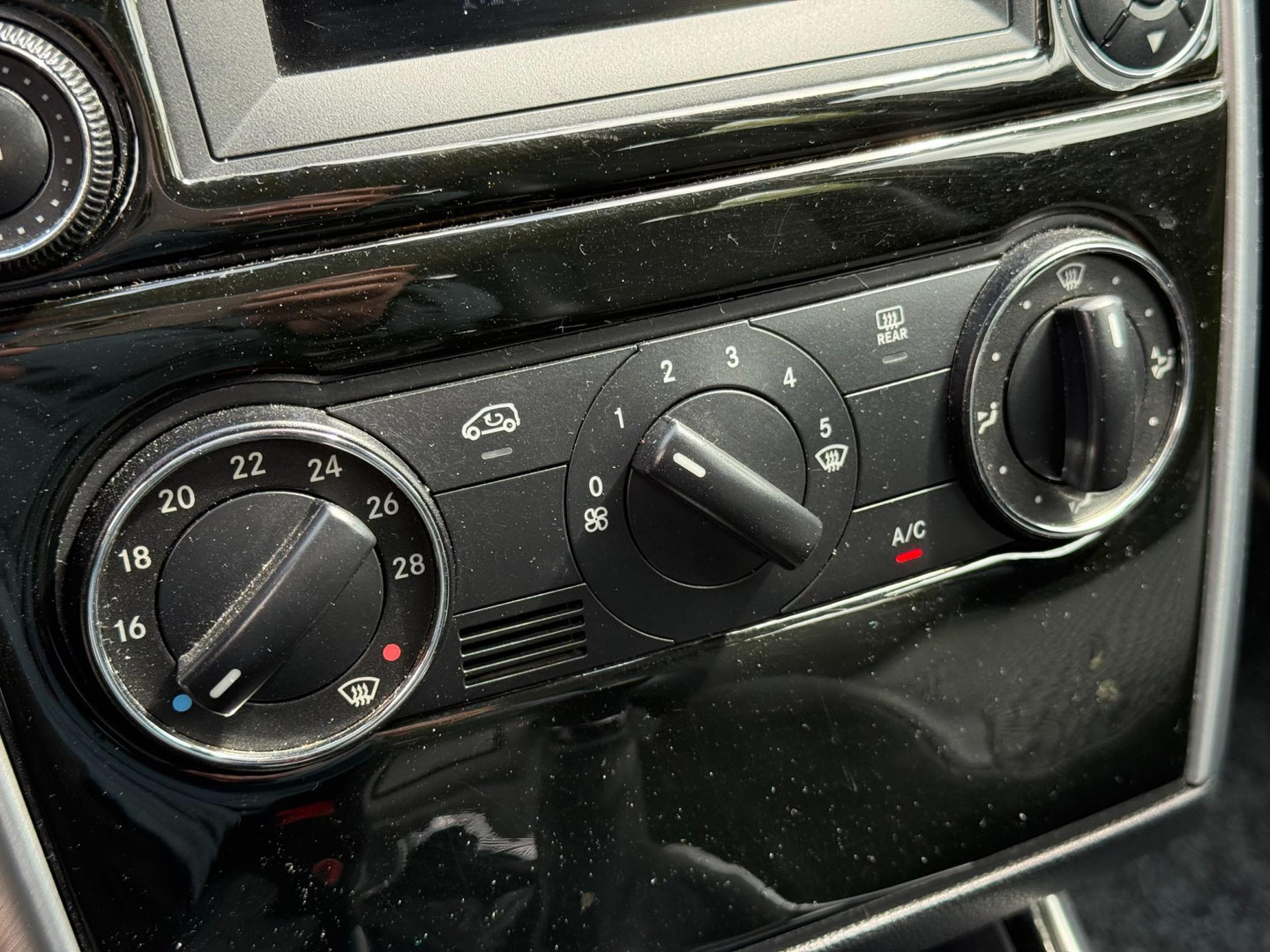 Mercedes-Benz Mercedes-Benz