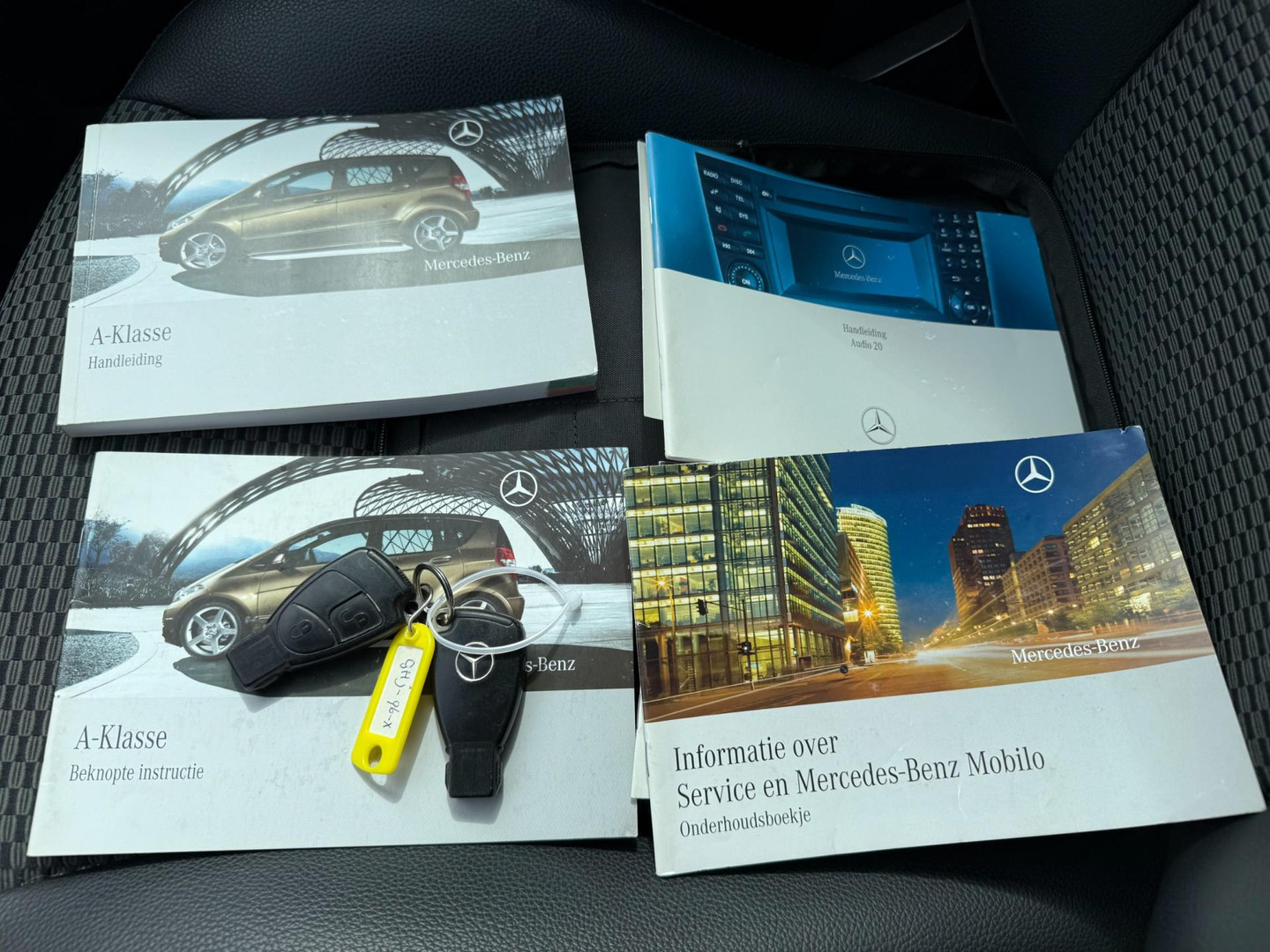 Mercedes-Benz Mercedes-Benz