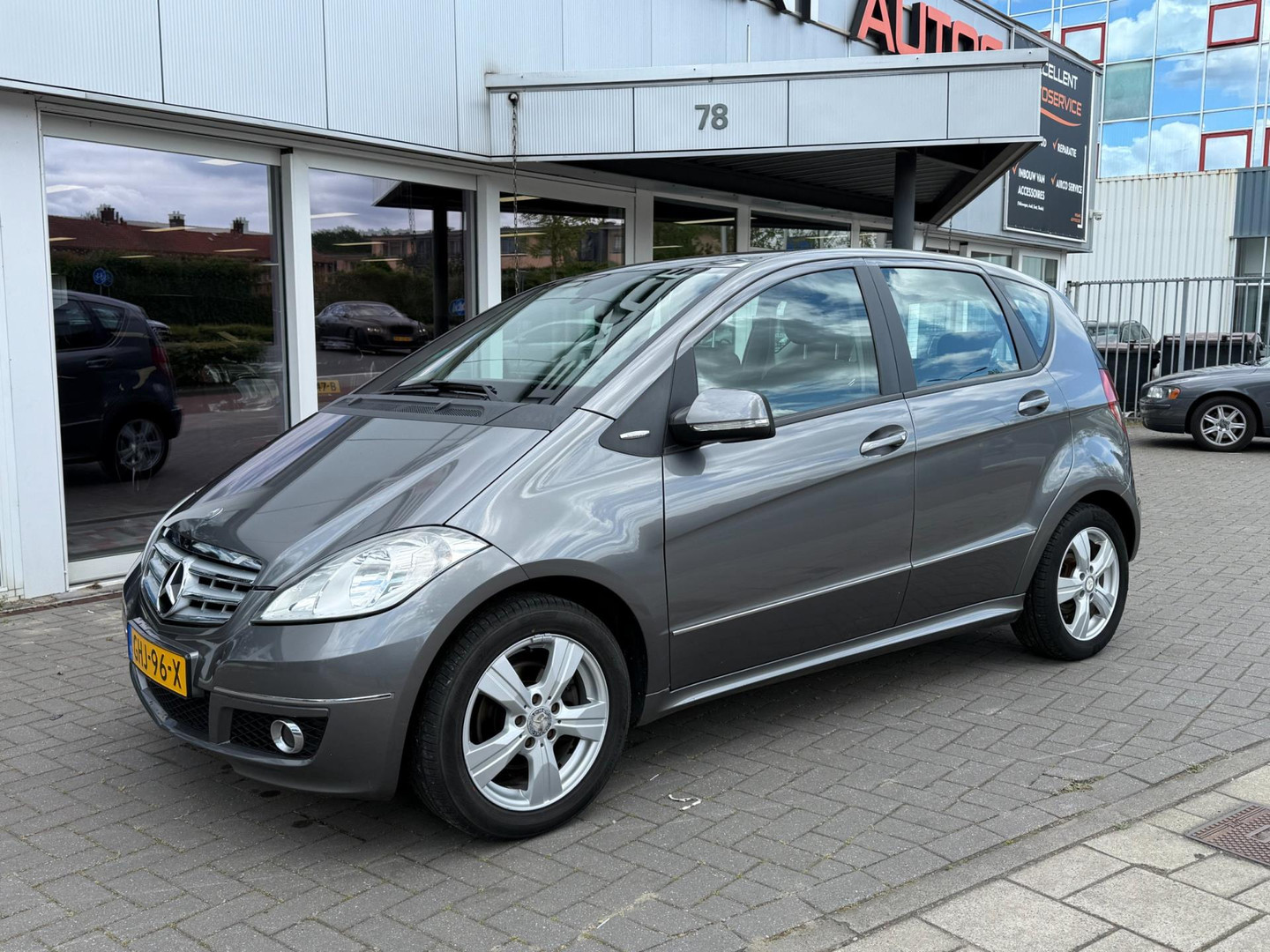 Mercedes-Benz Mercedes-Benz