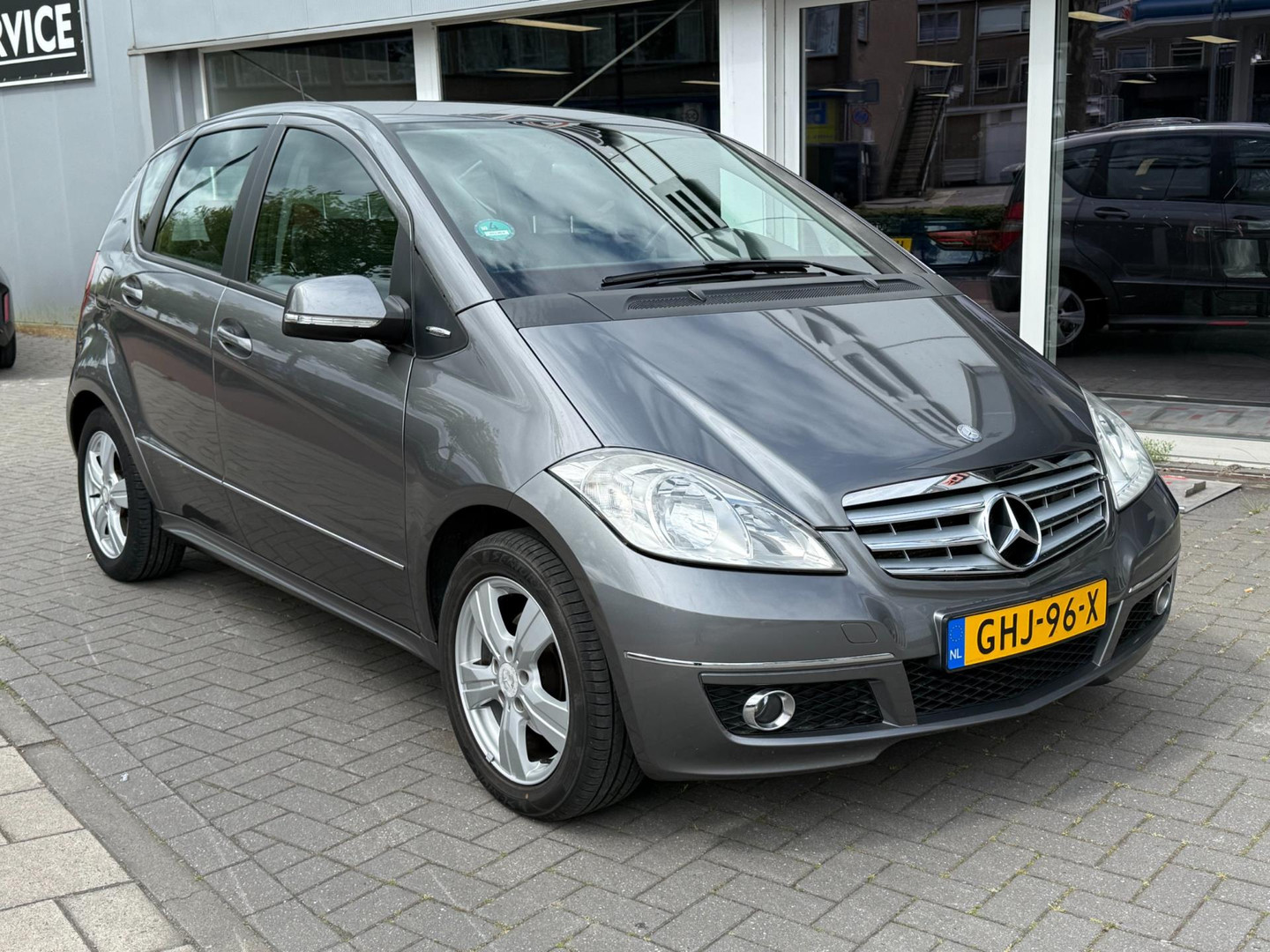 Mercedes-Benz Mercedes-Benz