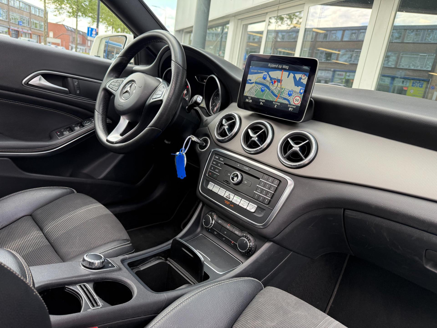 Mercedes-Benz Mercedes-Benz