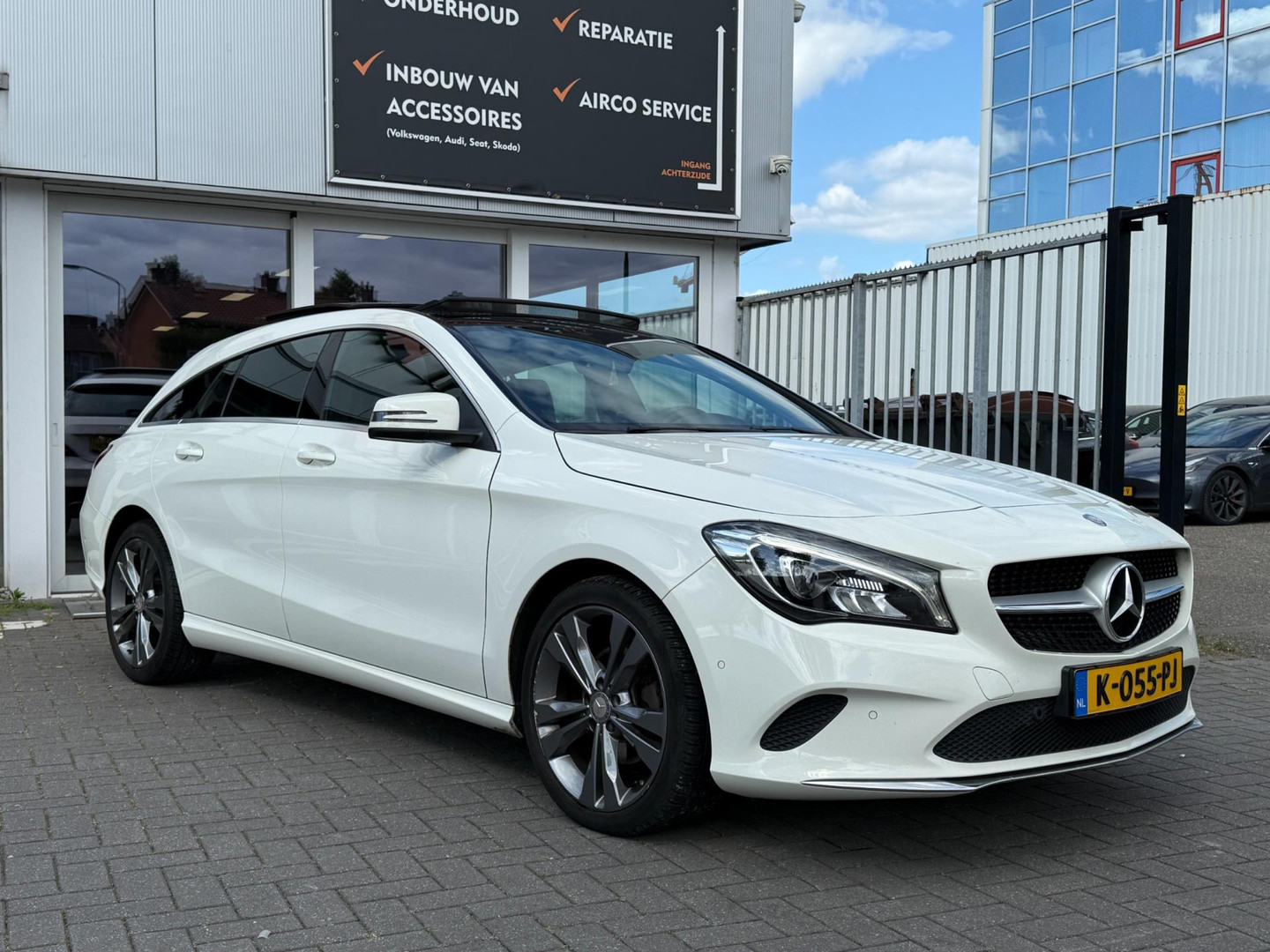 Mercedes-Benz Mercedes-Benz