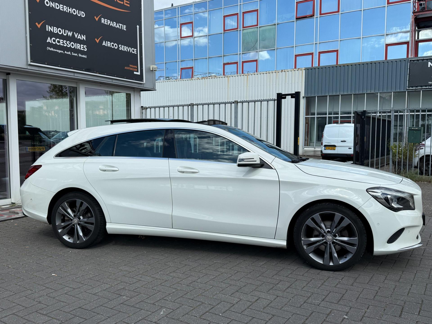 Mercedes-Benz Mercedes-Benz