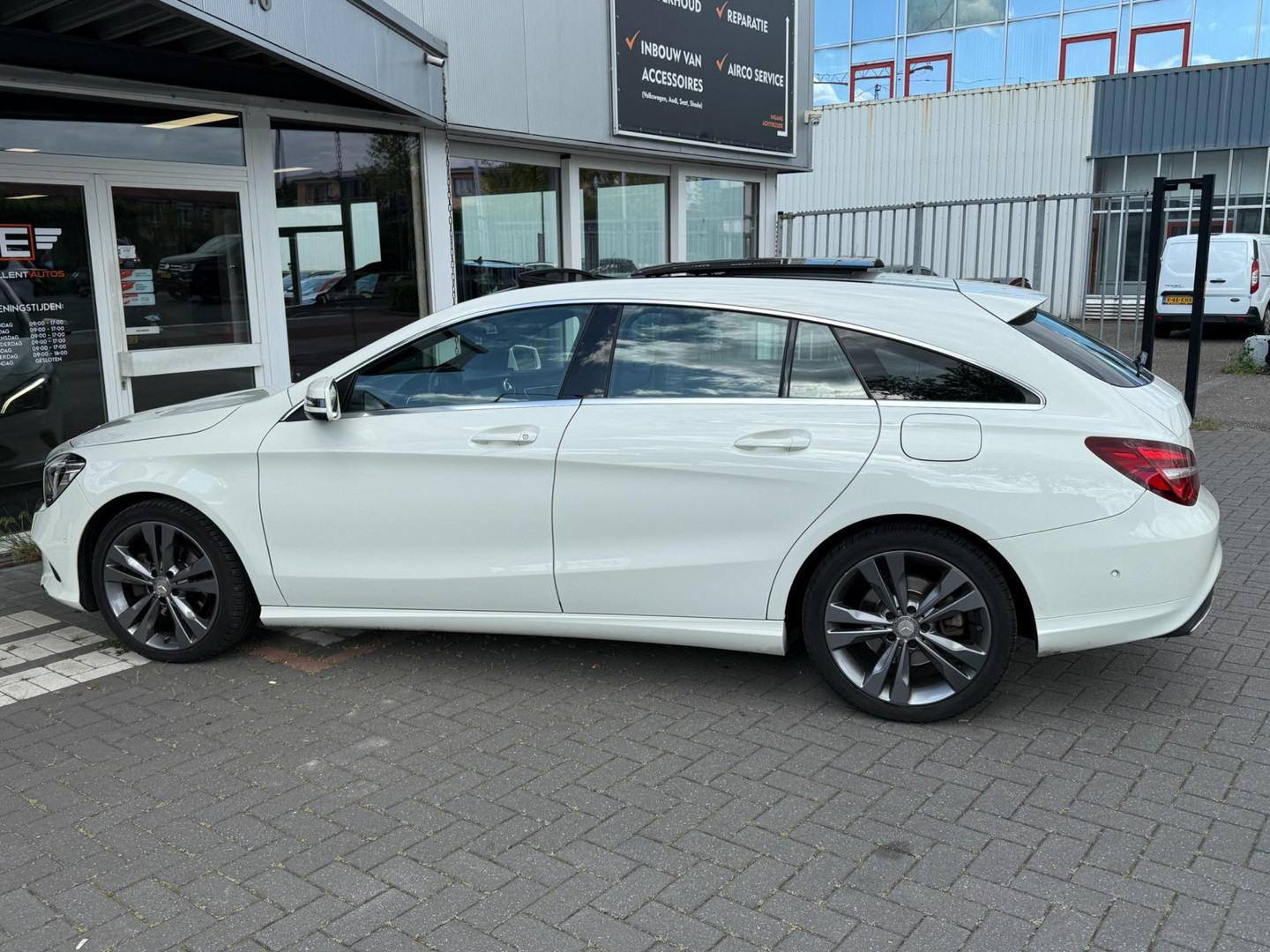 Mercedes-Benz Mercedes-Benz