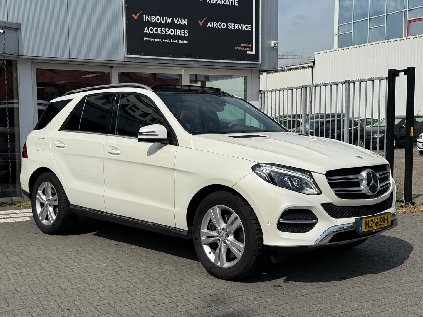 Mercedes-Benz Mercedes-Benz