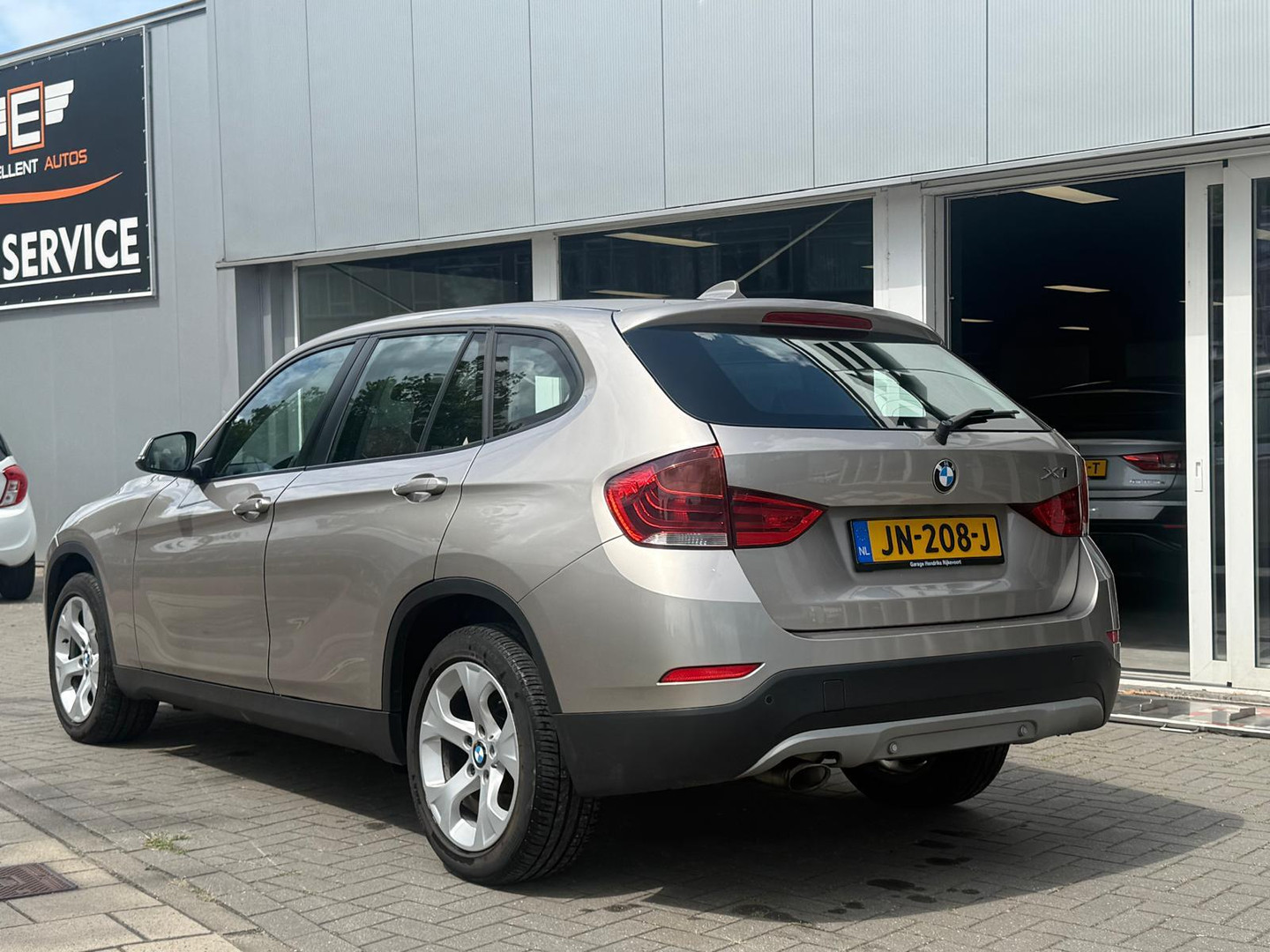 BMW BMW
