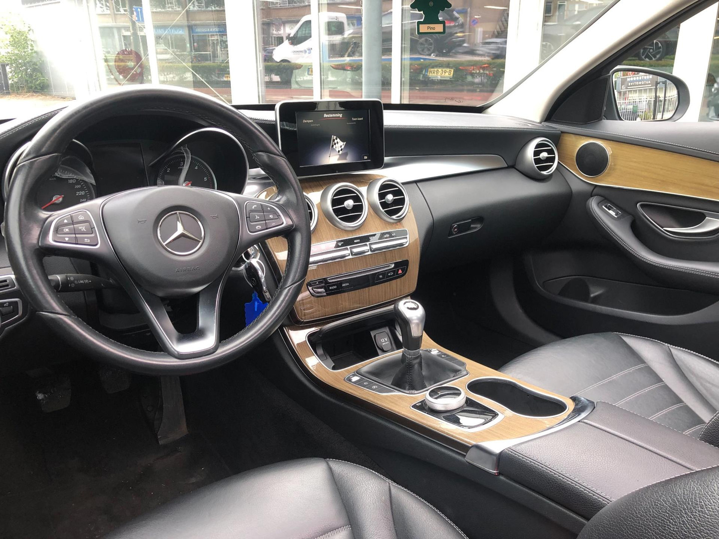 Mercedes-Benz Mercedes-Benz