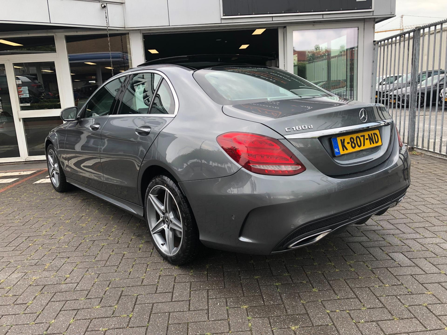 Mercedes-Benz Mercedes-Benz