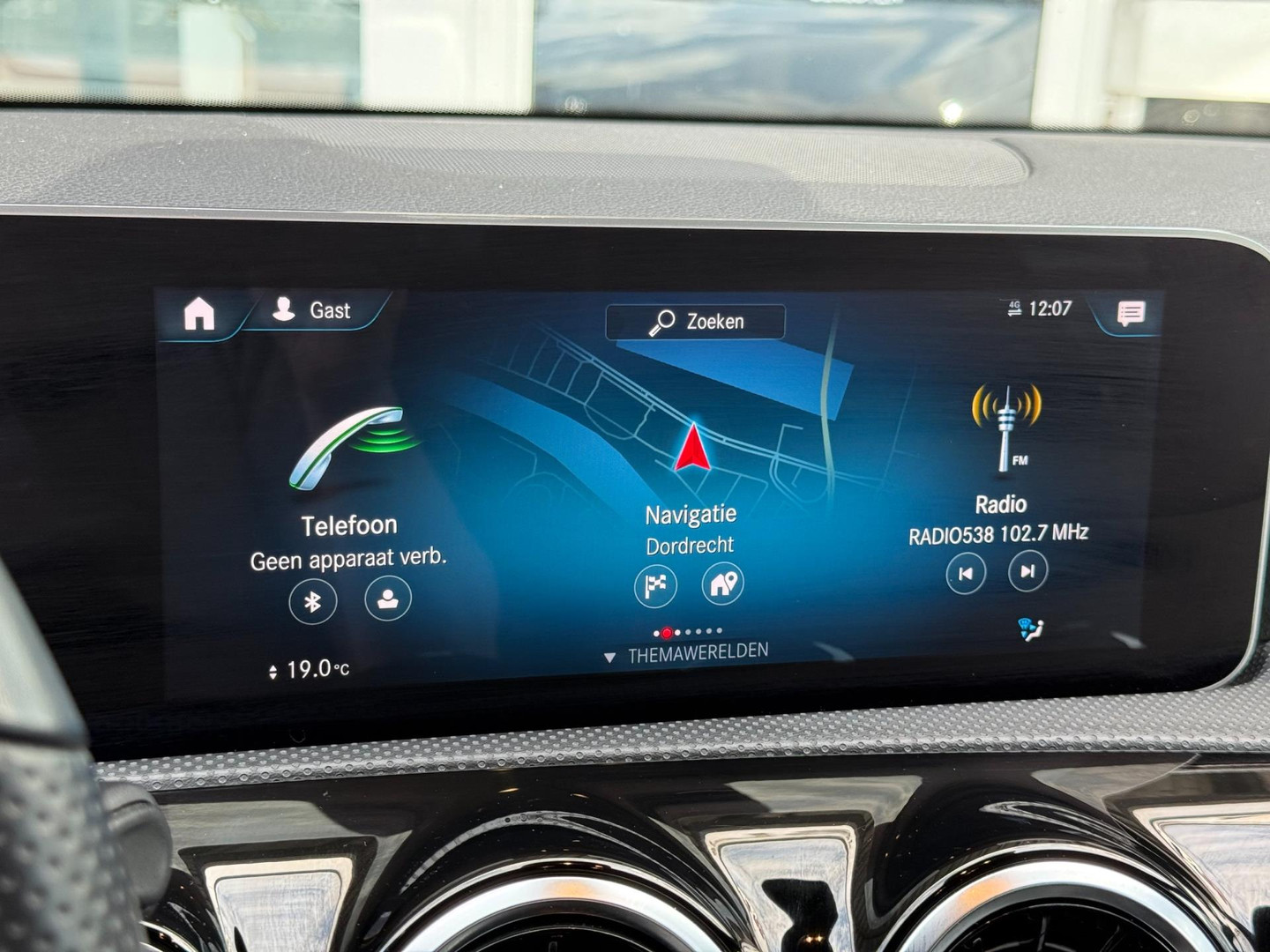 Mercedes-Benz Mercedes-Benz