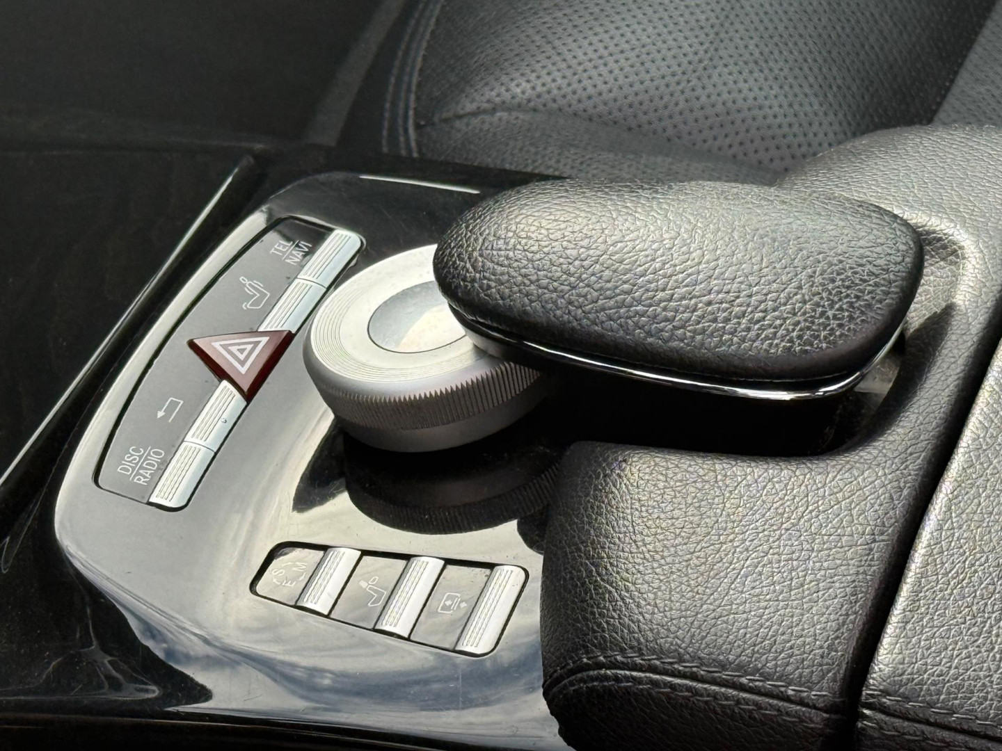 Mercedes-Benz Mercedes-Benz